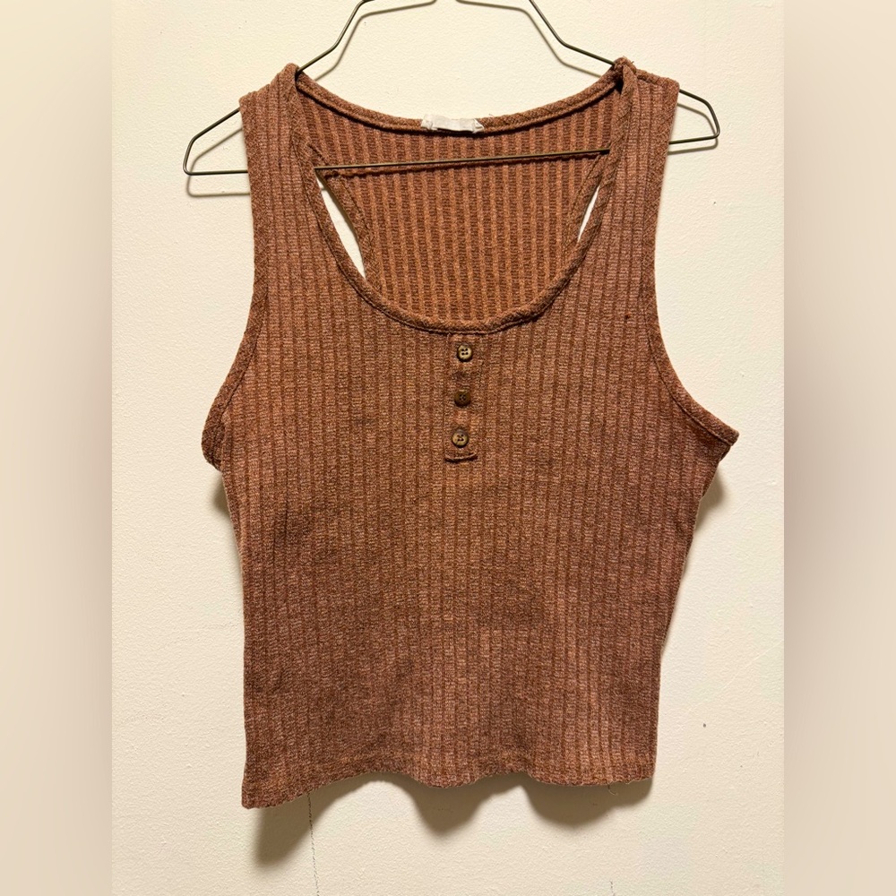 Women’s crop tank top🕊️